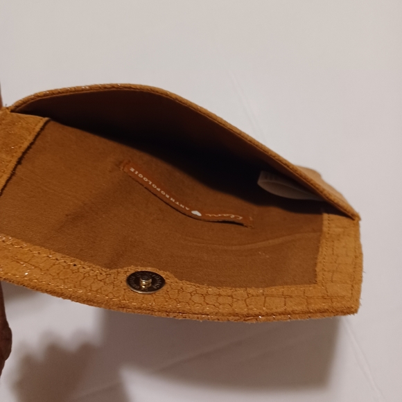 ANTHROPOLOGIE Brown Leather Wristlet Purse. - Picture 3 of 12